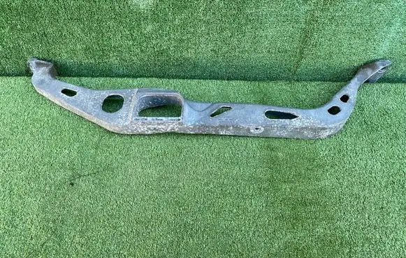Audi A6 S6 C7 4G Engine mount bracket 8K0199521Q
