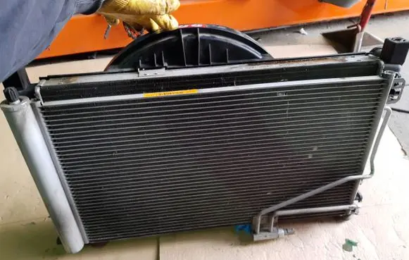 Mercedes-Benz SLK R171 A/C cooling radiator (condenser) A2035001754 A2035004203 A2035003903
