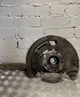 BMW X5 F15 Front wheel hub 6773784 6882263