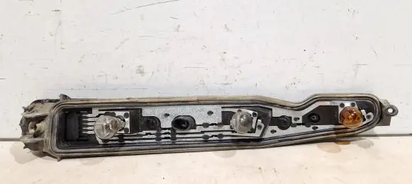 Opel Corsa C Tail light bulb cover holder 09114337