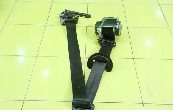 Jaguar XF X260 Front seatbelt 635392600A BEZPIECZENSTWA