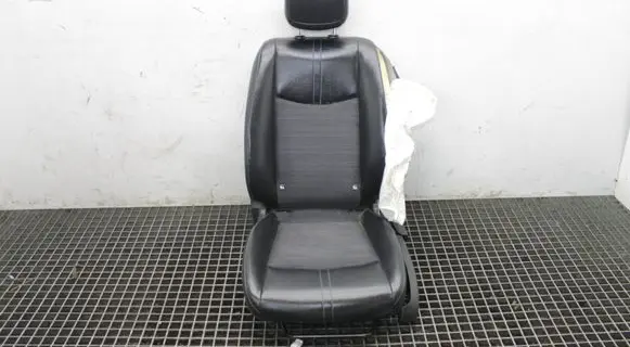 Nissan Leaf II (ZE1) Front driver seat 