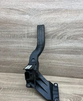 Ford Mondeo Mk III Accelerator throttle pedal 2S719F836DA