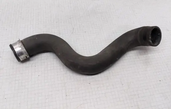 Mercedes-Benz E W211 Engine coolant pipe/hose