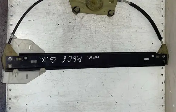 Audi A6 S6 C6 4F Rear door window regulator with motor 4F0839461