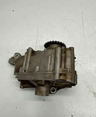 BMW 5 F10 F11 Oil pump 7613549