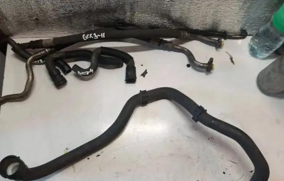 Volvo V60 Engine coolant pipe/hose S4000197