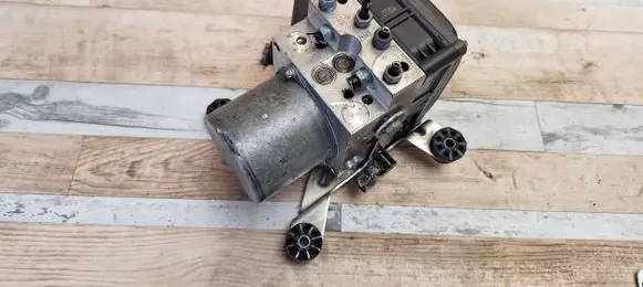 BMW 7 F01 F02 F03 F04 ABS Pump 0265960451 6850068 6850070