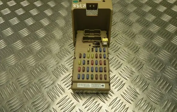 Subaru Legacy Fuse box set 82201AG041 K798