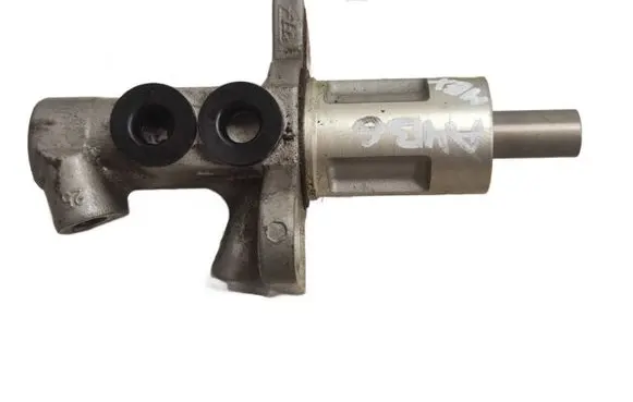 Audi A4 S4 B7 8E 8H Master brake cylinder 8E0611021B