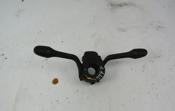 Volkswagen Golf III Wiper turn signal indicator stalk/switch 
