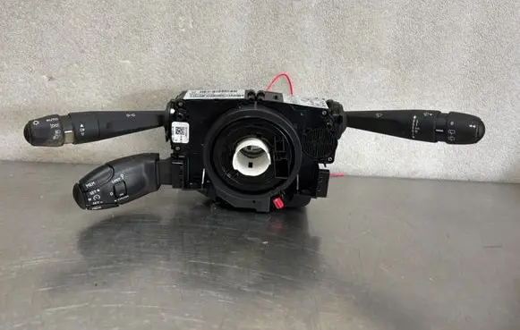 Peugeot 208 Other switches/knobs/shifts 98369243ZD00