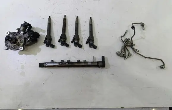BMW 1 F20 F21 Fuel injectors set 7798446