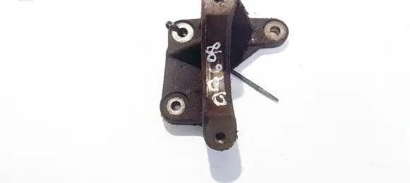 Volvo S80 Engine mounting bracket 9143463