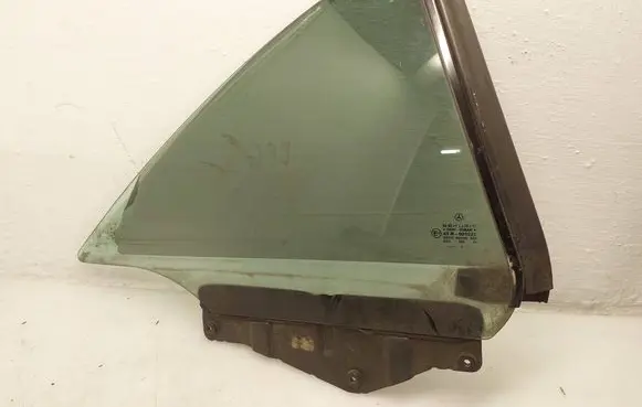Mercedes-Benz SL R230 Front vent window/glass (coupe) 