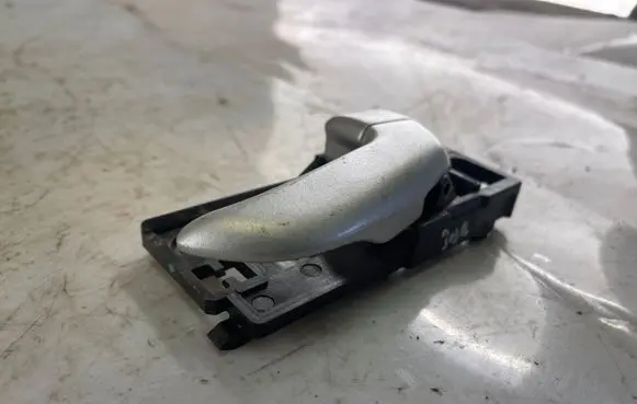 Hyundai i10 Front door interior handle 826230x000
