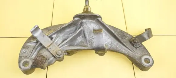 Opel Vivaro Gearbox mounting bracket 112332850R R9M413