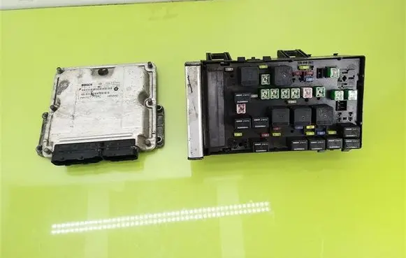 Chrysler Voyager Engine control unit/module 0281011281