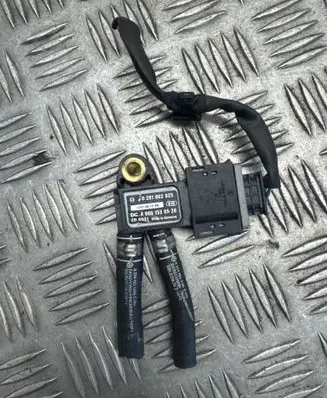 Mercedes-Benz SLK R172 Exhaust gas pressure sensor 0281002925 1207063ER8 A0061539528
