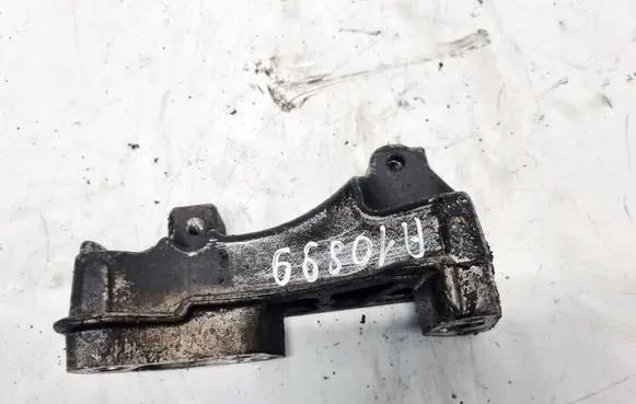 Peugeot 407 Engine mounting bracket 9645382380