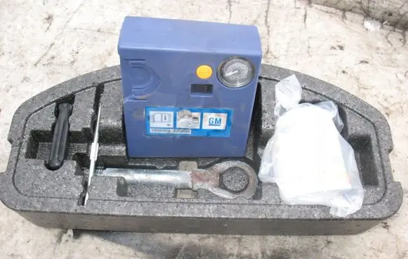 Opel Astra J Voltmeter 