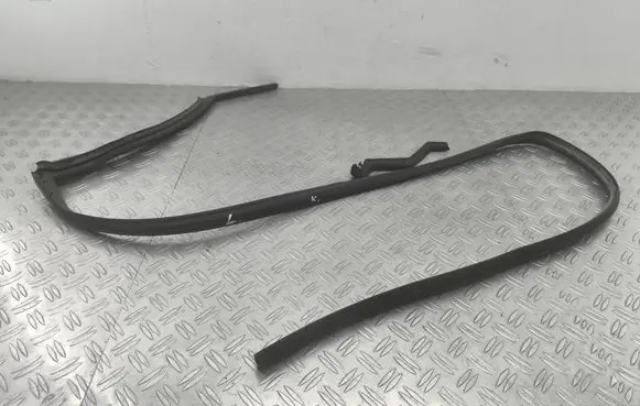 Seat Alhambra (Mk2) Rubber seal sliding door (on door) 7N0809876D 7N0809876 7N0809875