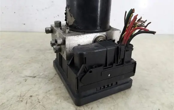 Volvo V50 ABS Pump 4N51-2C405-AD