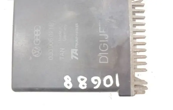 Volkswagen Polo II 86C 2F Engine control unit/module ECU 030906021E