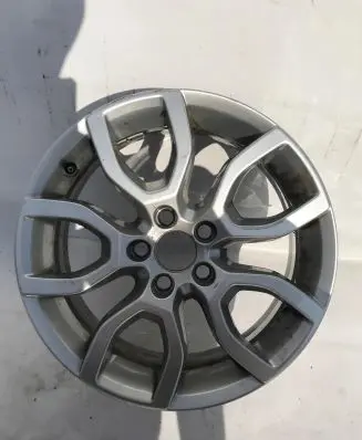 Volvo V90 Cross Country R17 alloy rim 