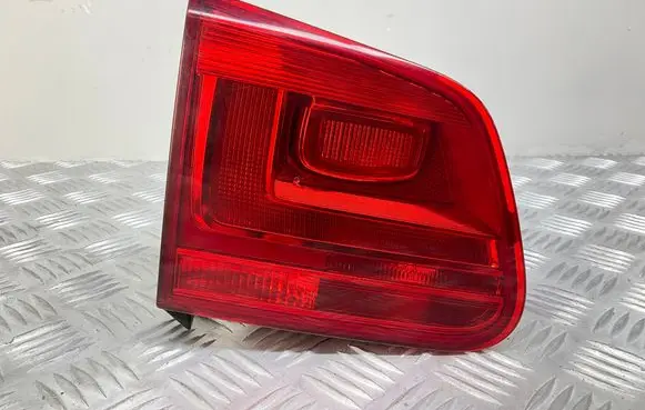 Volkswagen Tiguan Tailgate rear/tail lights 5N0945259A