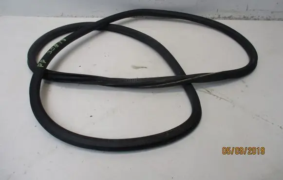 Peugeot 308 Front door rubber seal