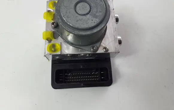 Mercedes-Benz C W205 ABS Pump A2059005147 A010R267A A010K428