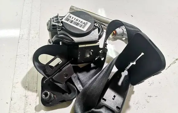 Renault Fluence Front seatbelt 