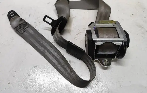 Audi A4 S4 B7 8E 8H Front seatbelt 008R000 560788501 H12029