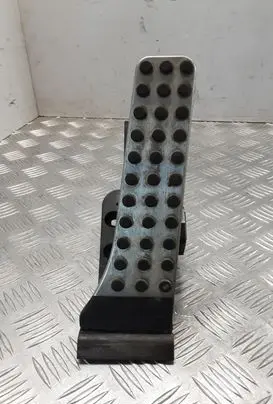 Mercedes-Benz C W204 Accelerator throttle pedal A2043000204
