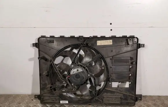 Volvo XC60 Radiator cooling fan shroud P31293778