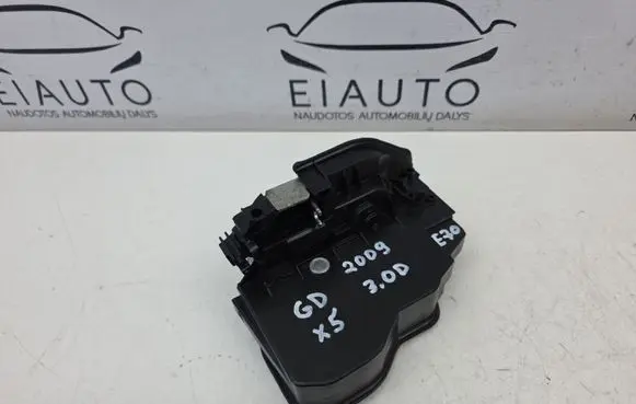 BMW X5 E70 Rear door lock 7202148