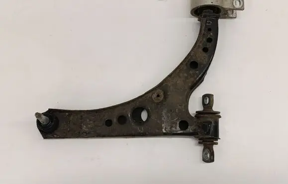 Opel Astra K Front lower control arm/wishbone 39089345