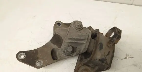 Opel Corsa D Front differential mounting bracket 13135906