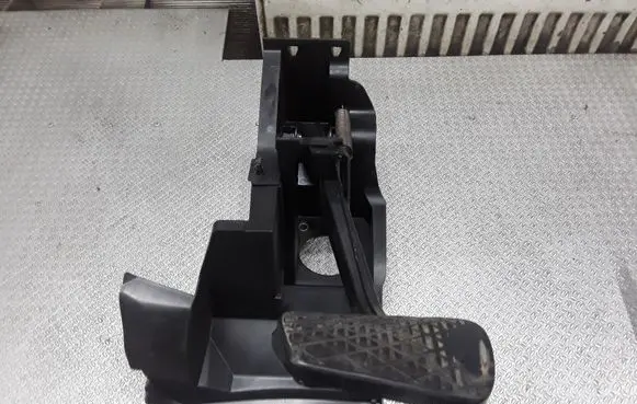 Mercedes-Benz C W203 Brake pedal A2036890108