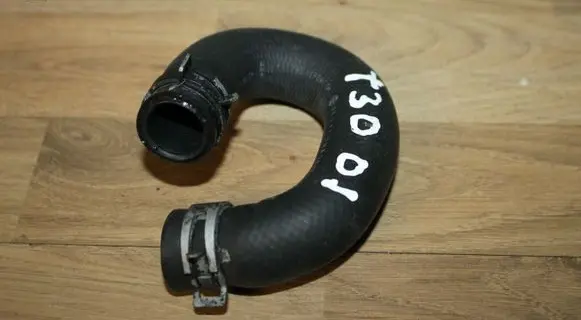 Nissan X-Trail T30 Engine coolant pipe/hose