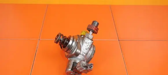 Nissan Qashqai Fuel injection high pressure pump 166307214R HRA2