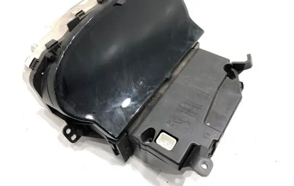 Toyota Yaris Speedometer (instrument cluster) 216558653