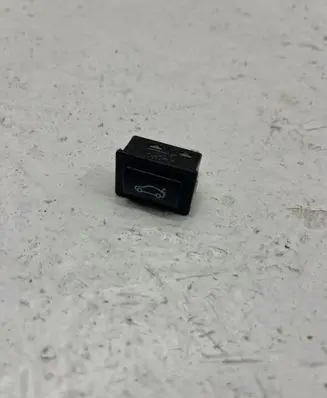 BMW 5 E60 E61 Tailgate opening switch 6921846