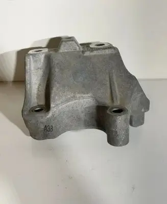 Volkswagen Polo VI Engine mounting bracket 5Q0199117A