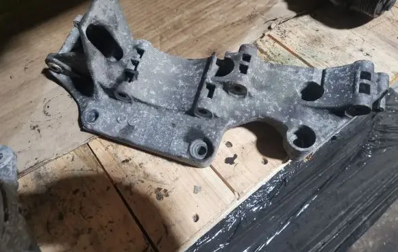 Ford Galaxy Generator/alternator bracket 