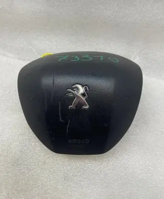 Peugeot 208 I Trunk lid opening control unit 