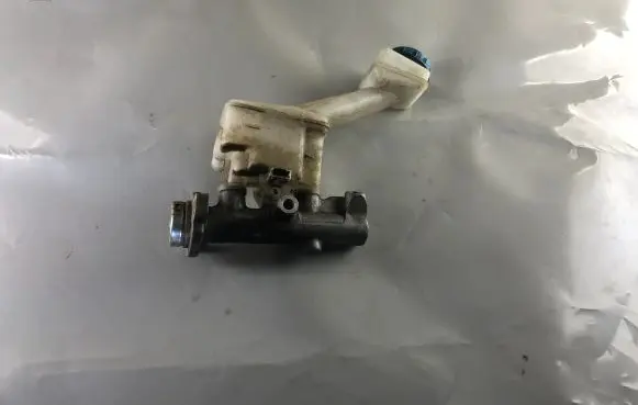 Mitsubishi Pajero Pinin Master brake cylinder