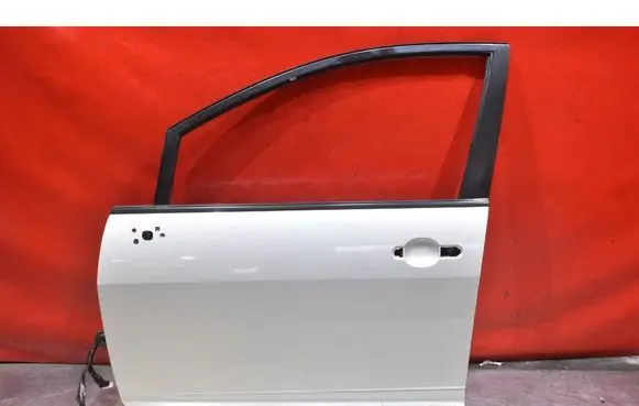 Nissan Tiida C11 Front door