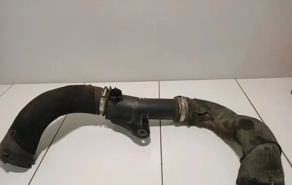 Audi A5 8T 8F Intercooler hose/pipe 8K0145673E